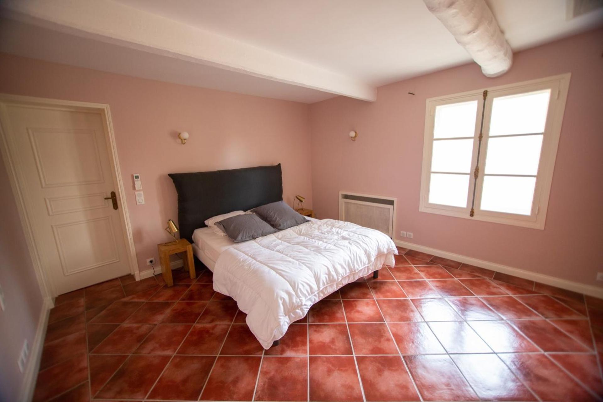 Les Frenes En Provence-Chateau Zen Avignon Room photo