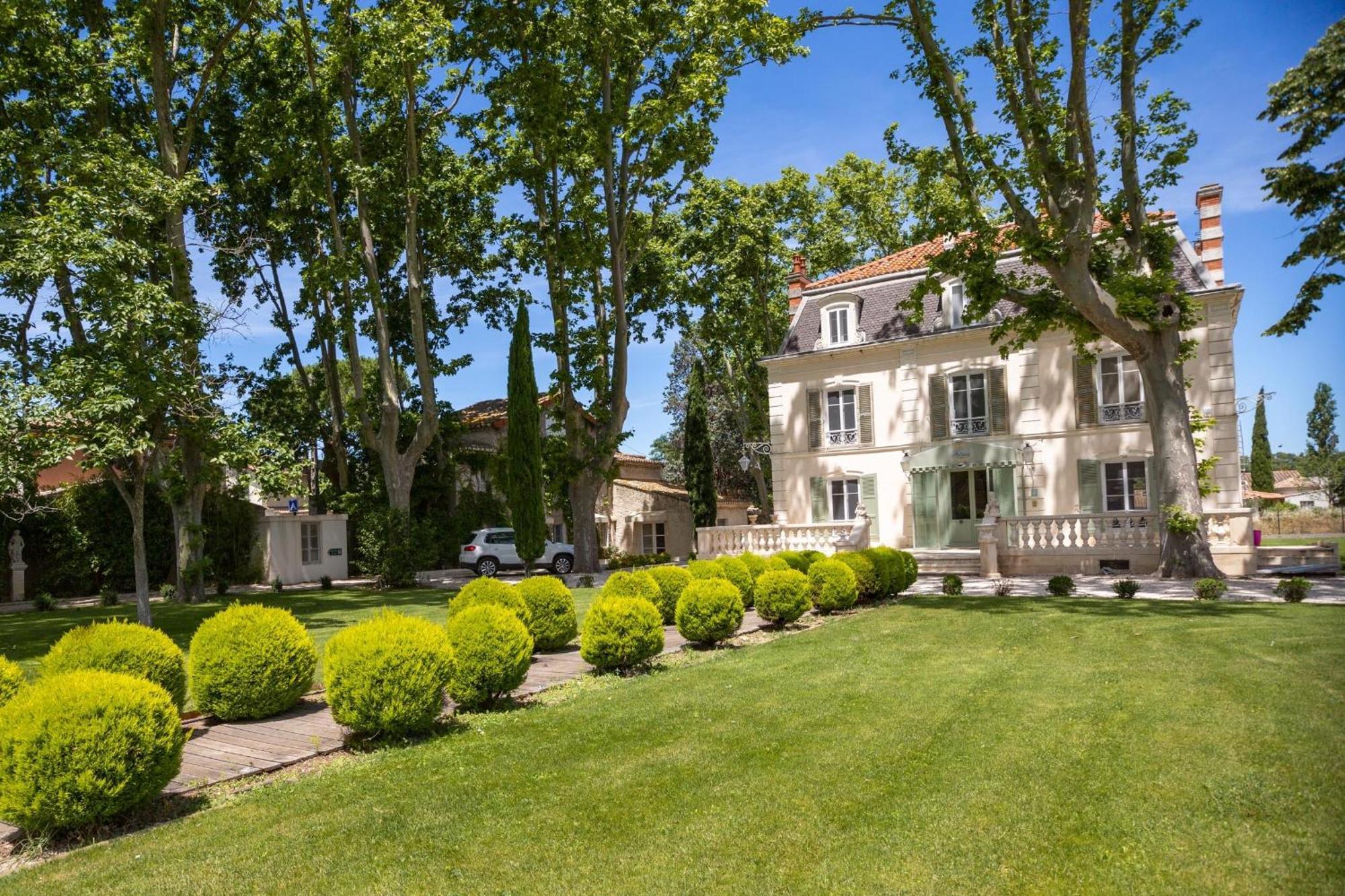 Les Frenes En Provence-Chateau Zen Avignon Exterior photo